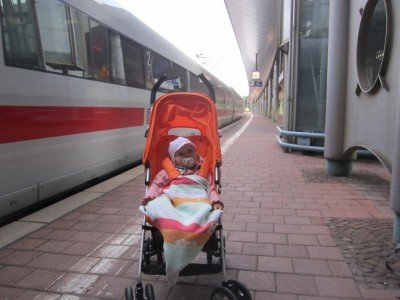 Mit Kinderwagen im Zug - oft ein schweres Unterfangen