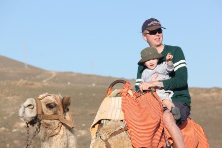 Kamelreiten mit Kind auf Lanzarote Kamelreiten mit Kind auf Lanzarote