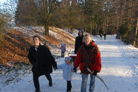 Mit Familie und Hackenporsche unterwegs Mit Familie und Hackenporsche unterwegs