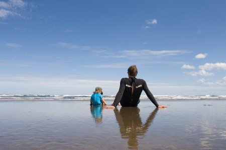 Endless Surfing in Muriwai