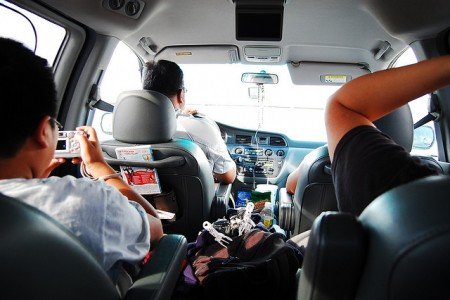 Mit Kind und Kegel im Auto auf Reisen