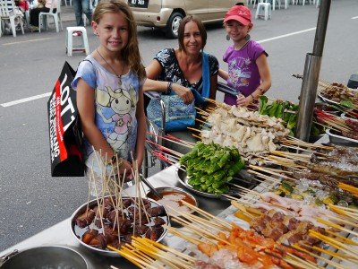 Essen am Spieß - typisch asiatisch © LDJJ Essen am Spieß - typisch asiatisch © LDJJ