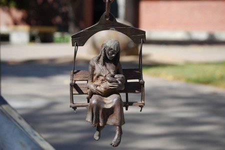 Stillende Mutter - die natürlichste Sache der Welt © FlickR/Eat_Crow Stillende Mutter - die natürlichste Sache der Welt © FlickR/Eat_Crow