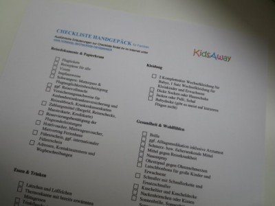 Fliegen: Checkliste Handgepäck für Familien mit Baby und Kind