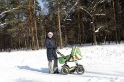 Kinderwagen sind praktisch, aber im Schnee nur eingeschränkt