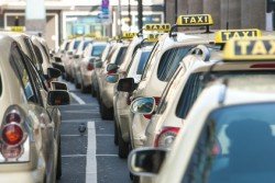 Nur sehr wenige Taxis sind mit Kindersitzen ausgestattet