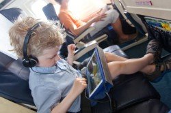 Produkte zum Fliegen mit Baby und Kind: praktisch oder überflüssig?