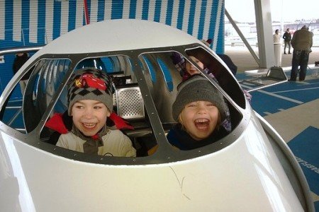 Erster Fehler: die Kinder ins Cockpit lassen ;-) © Pixabay Erster Fehler: die Kinder ins Cockpit lassen ;-) © Pixabay