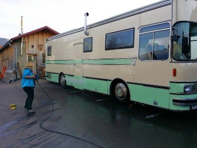 Der Bus wird reiseschick gemacht © travelfamily.de Der Bus wird reiseschick gemacht © travelfamily.de