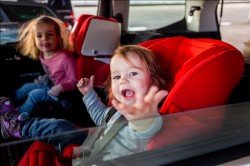 Zum Thema Autokindersitz haben Eltern viele Fragen