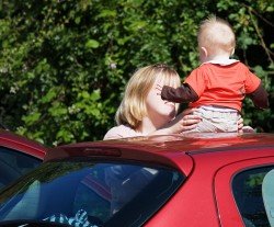 Autofahren mit Baby und Kleinkind - wie Stress für alle vermeiden?