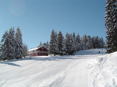 Im Schwarzwald wartet eine Menge Schnee auf Skifahrer © 20050301 Feldberg von Sjaak Kempe unter CC BY 2.0 Im Schwarzwald wartet eine Menge Schnee auf Skifahrer © 20050301 Feldberg von Sjaak Kempe unter CC BY 2.0