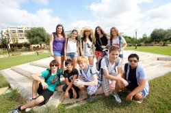 Junge Sprachschüler auf einem Ausflug in Malta