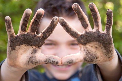 Gründliches Hände waschen ist bei Kindern die beste Vorbeugung gegen Keime.