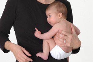 Anhock-Spreizstellung: Die richtige Haltung ist für Baby und Tragende wichtig © DIDYMOS