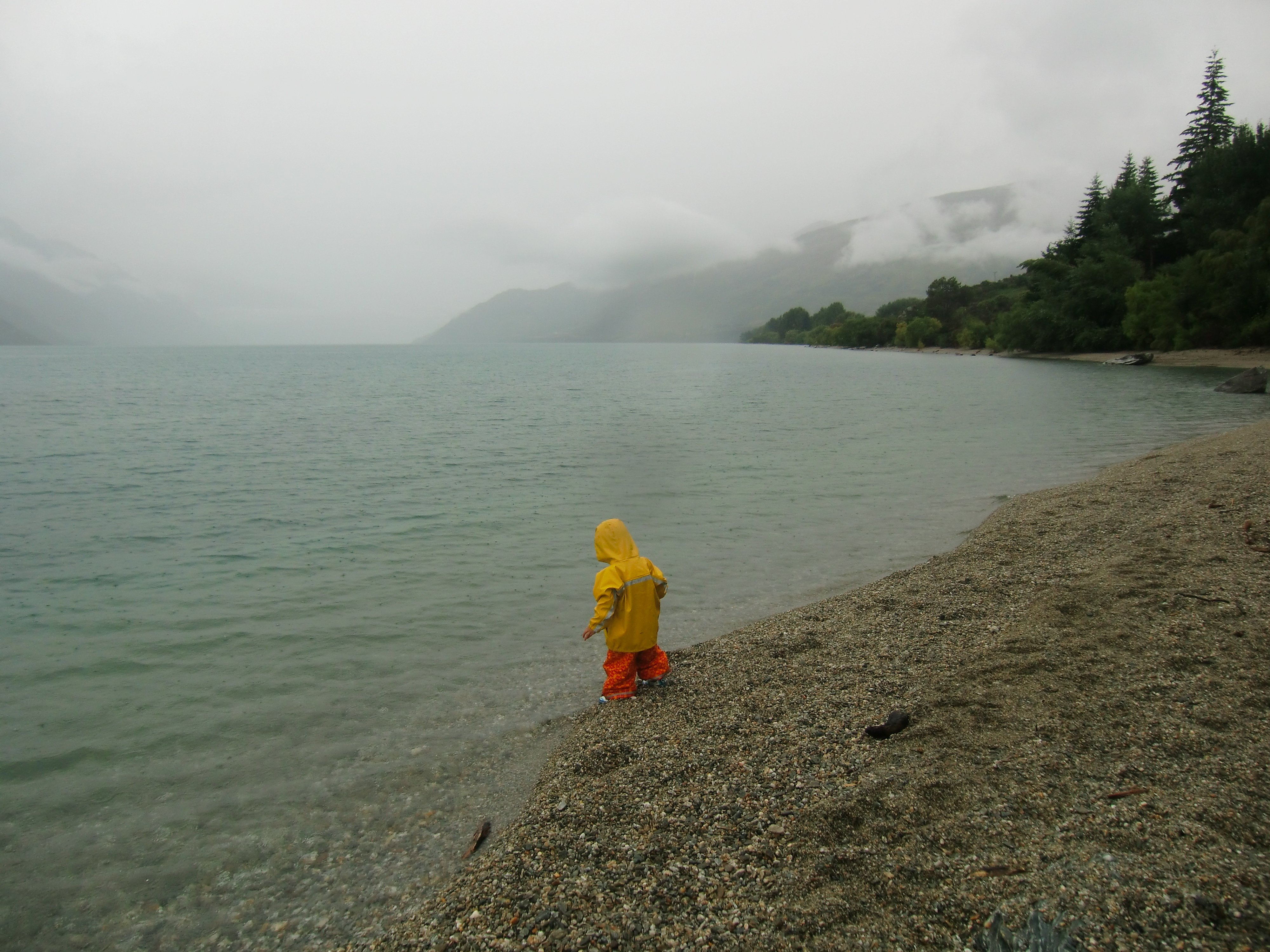 Schlechtes Wetter gute Kleidung am Lake Wakatipu © Weltwunderer