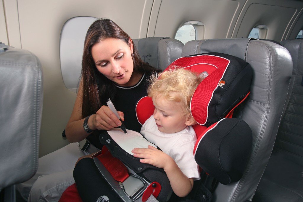 Mit Kindersitz entspannt und sicher fliegen © Kiddy