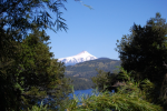 Der Vulkan Villarrica, Chile - am Tag raucht er und nachts sieht man einen glühenden Fleck am Himmel © Elternzeitreise