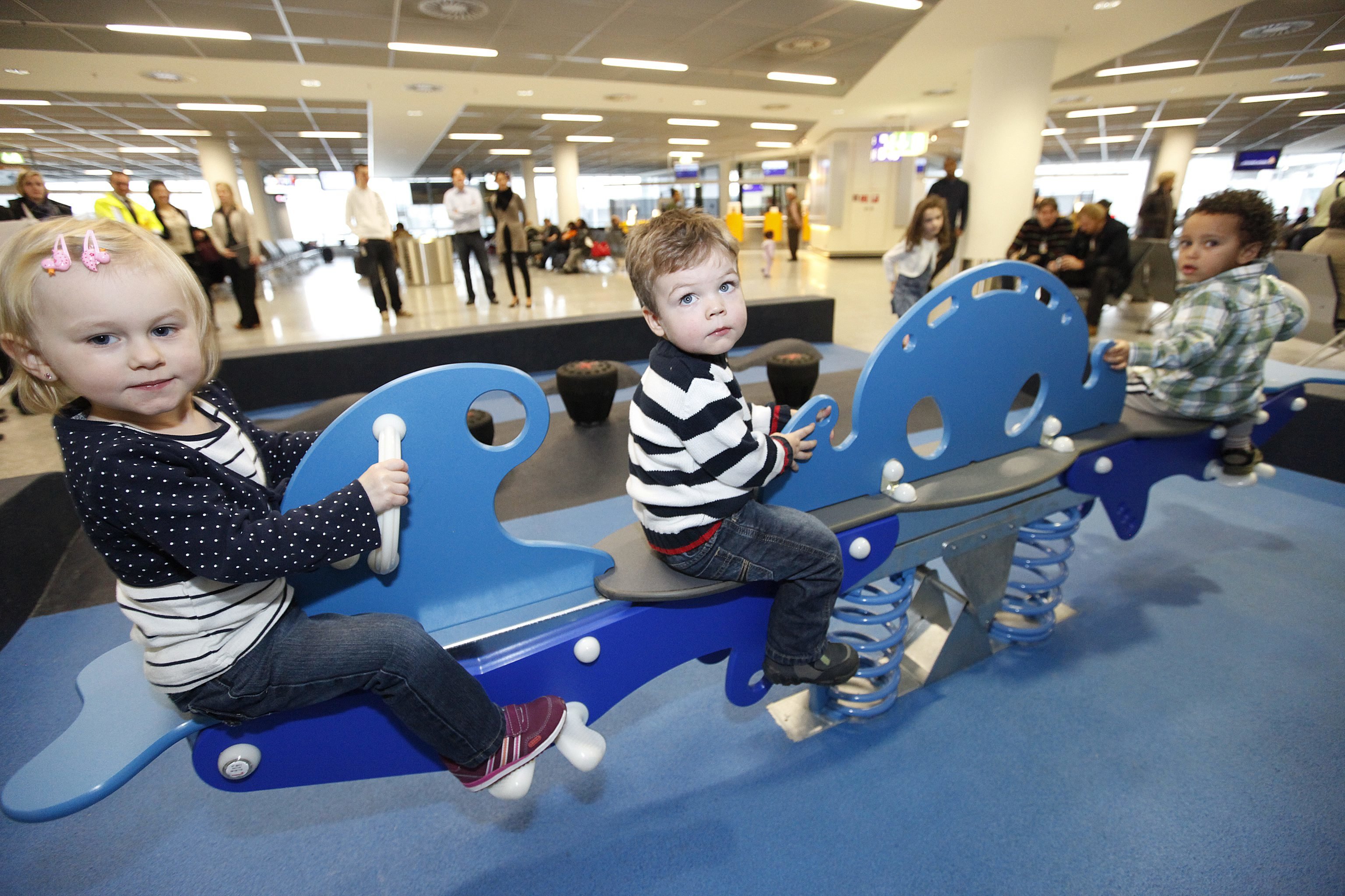 Hier spielen Kinder direkt am Gate (B-Stern Ost, Gate-Bereich B 44) © Fraport AG Hier spielen Kinder direkt am Gate (B-Stern Ost, Gate-Bereich B 44) © Fraport AG