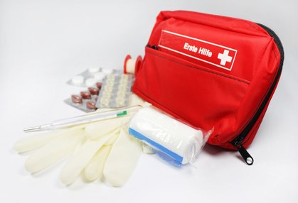 Nicht nur eine komplette Reiseapotheke ist wichtig © Fotolia/liveostockimages Nicht nur eine komplette Reiseapotheke ist wichtig © Fotolia/liveostockimages