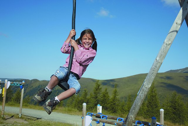 Toll, wenn ein Spielplatz auf der Route liegt © FlickR/badkleinkirchheim