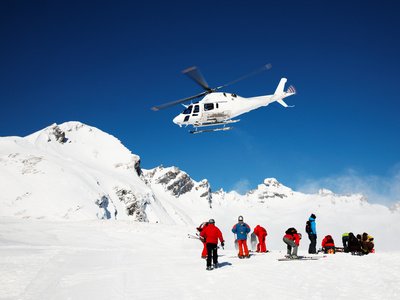 Ein Unfall auf der Skipiste kann teuer werden © rcaucino - Fotolia.com