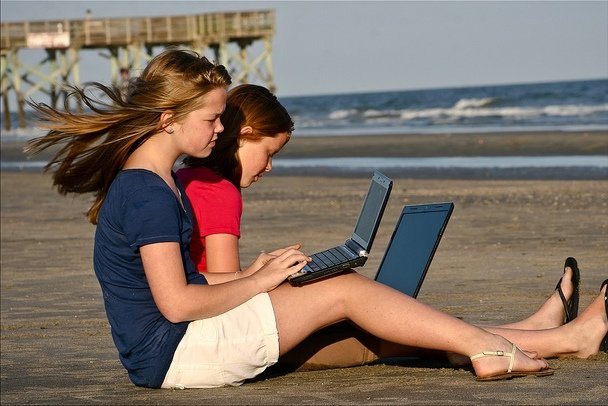 Im Urlaub kann ein Laptop gute Dienste leisten © FlickR/Spree2010