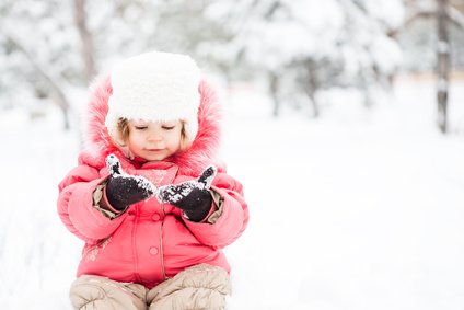 Babys fühlen sich im Skiurlaub selten wohl © Igor Yaruta - Fotolia.com