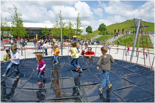 Der Spielplatz im Besucherpark des Flughafens München ist ein Highlight © FMG Der Spielplatz im Besucherpark des Flughafens München ist ein Highlight © FMG