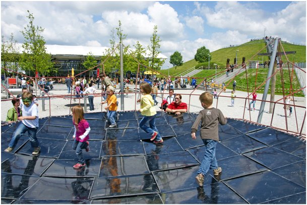 Der Spielplatz im Besucherpark des Flughafens München ist ein Highlight © FMG