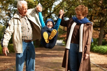 Urlaub mit Enkel kann ganz schön anstrengend sein © Yuri Arcurs - Fotolia.com