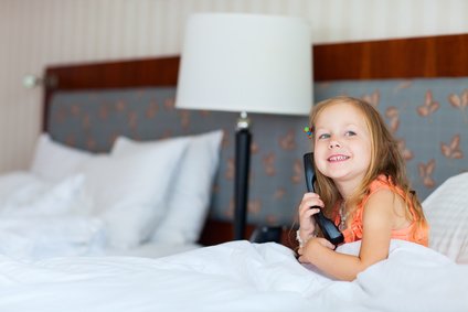 Zimmerservice! Der kann viel für Familien tun © BlueOrange Studio - Fotolia.com Zimmerservice! Der kann viel für Familien tun © BlueOrange Studio - Fotolia.com