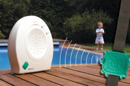 Safety Turtle gibt Alarm, wenn Kinder ins Wasser fallen © Protection Piscine Enfants Safety Turtle gibt Alarm, wenn Kinder ins Wasser fallen © Protection Piscine Enfants