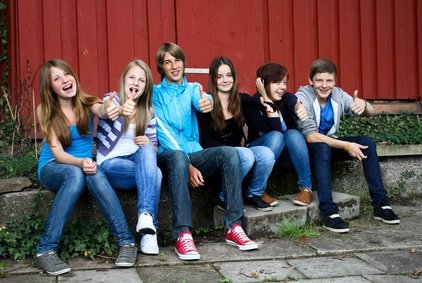 Teenager schließen im Urlaub schnell Freundschaften © shootingankauf - Fotolia.com