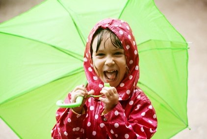 Singing in the rain? Die Laune muss sich jedenfalls keiner verderben lassen! © Alena Ozerova - Fotolia.com