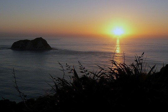 Am East Cape in Neuseeland das neue Jahr begrüßen © Flickr/John Baldock nz Am East Cape in Neuseeland das neue Jahr begrüßen © Flickr/John Baldock nz