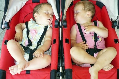 Im Kinderwagen schläft es sich auch gut © cristina75b - Fotolia.com