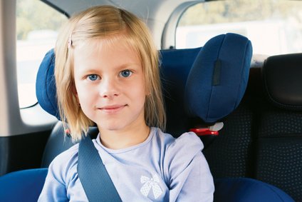 Für die "Großen" ist ein Kindersitz bis 12 Jahre Pflicht © natasnow - Fotolia.com