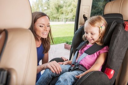 70 Prozent der Eltern sichern ihre Kinder nicht korrekt im Auto © BlueSkyImages - Fotolia.com