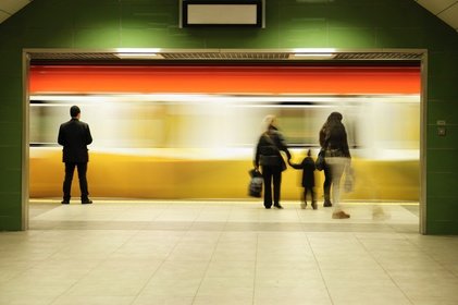 Wo können Familien beim Bahnfahren sparen? © gwen0 - Fotolia.com Wo können Familien beim Bahnfahren sparen? © gwen0 - Fotolia.com