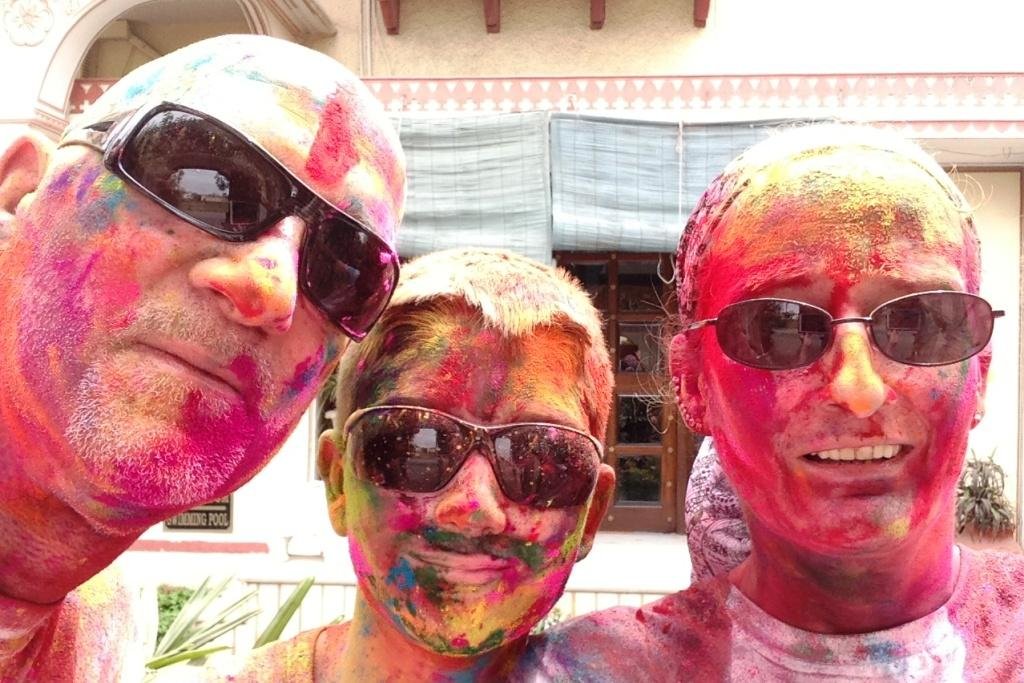 Die Asien-Fans beim Holi-Fest in Indien © Cristina