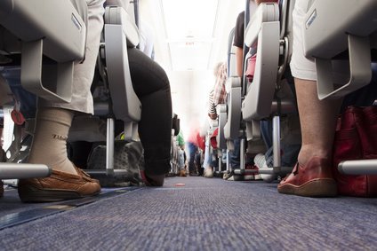 Die Flugzeugkabine ist kein Spielplatz für Kinder © Bergringfoto - Fotolia.com