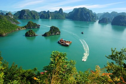 Blick auf die atemberaubende Halong-Bucht © Marina Ignatova - Fotolia