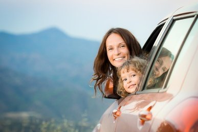 Mit Baby und Kleinkind im Auto: wickeln, stillen, füttern „on the road”