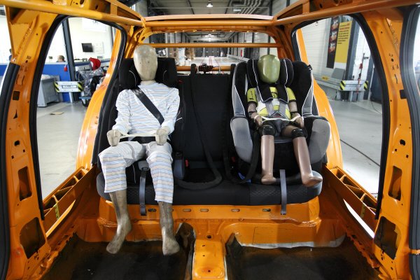 Die Dummys im 
ADAC Technik-Zentrum Landsberg warten auf den Crash-Test  © ADAC