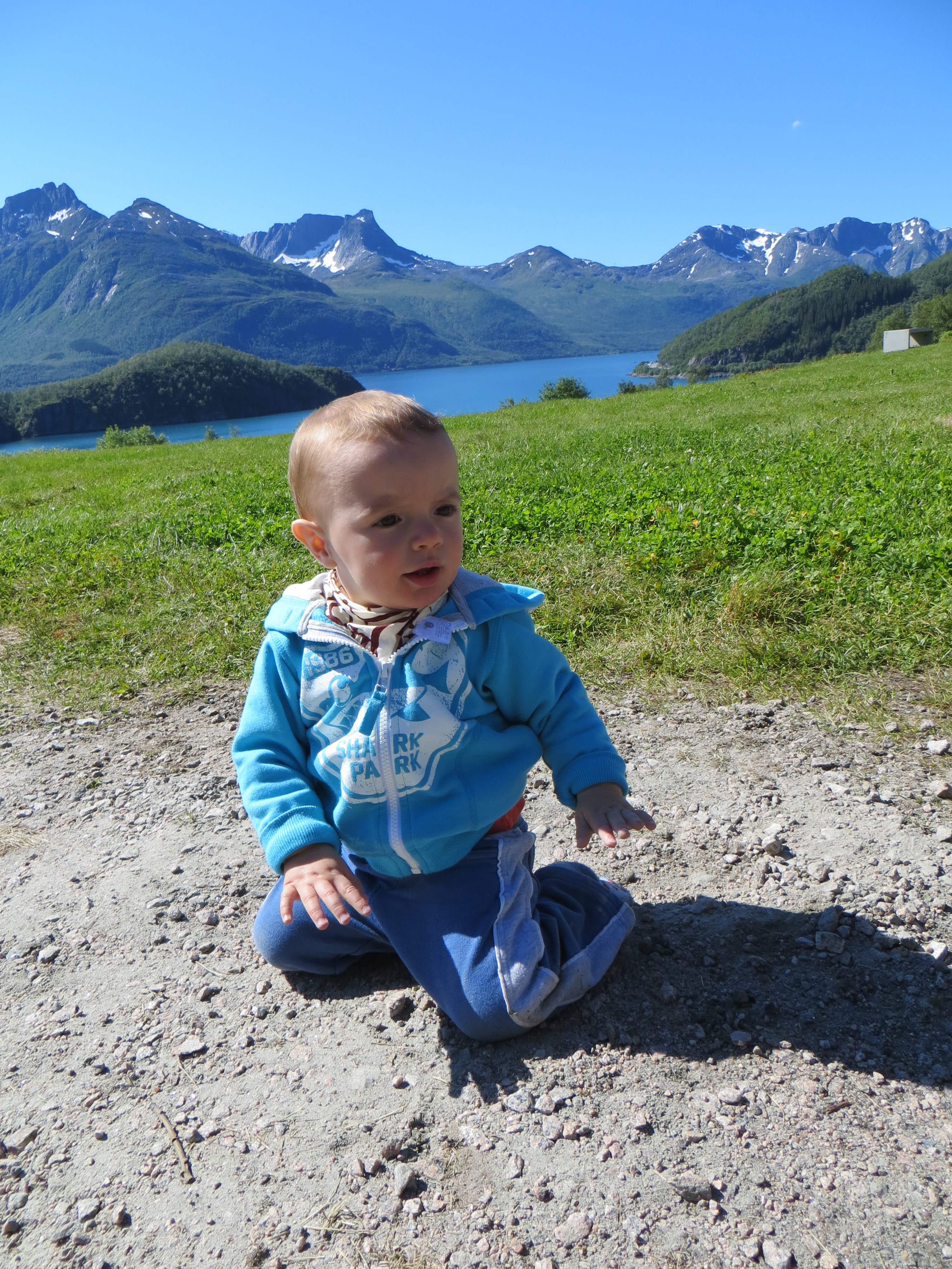 Lucas reist durch die norwegischen Bergen © Paola