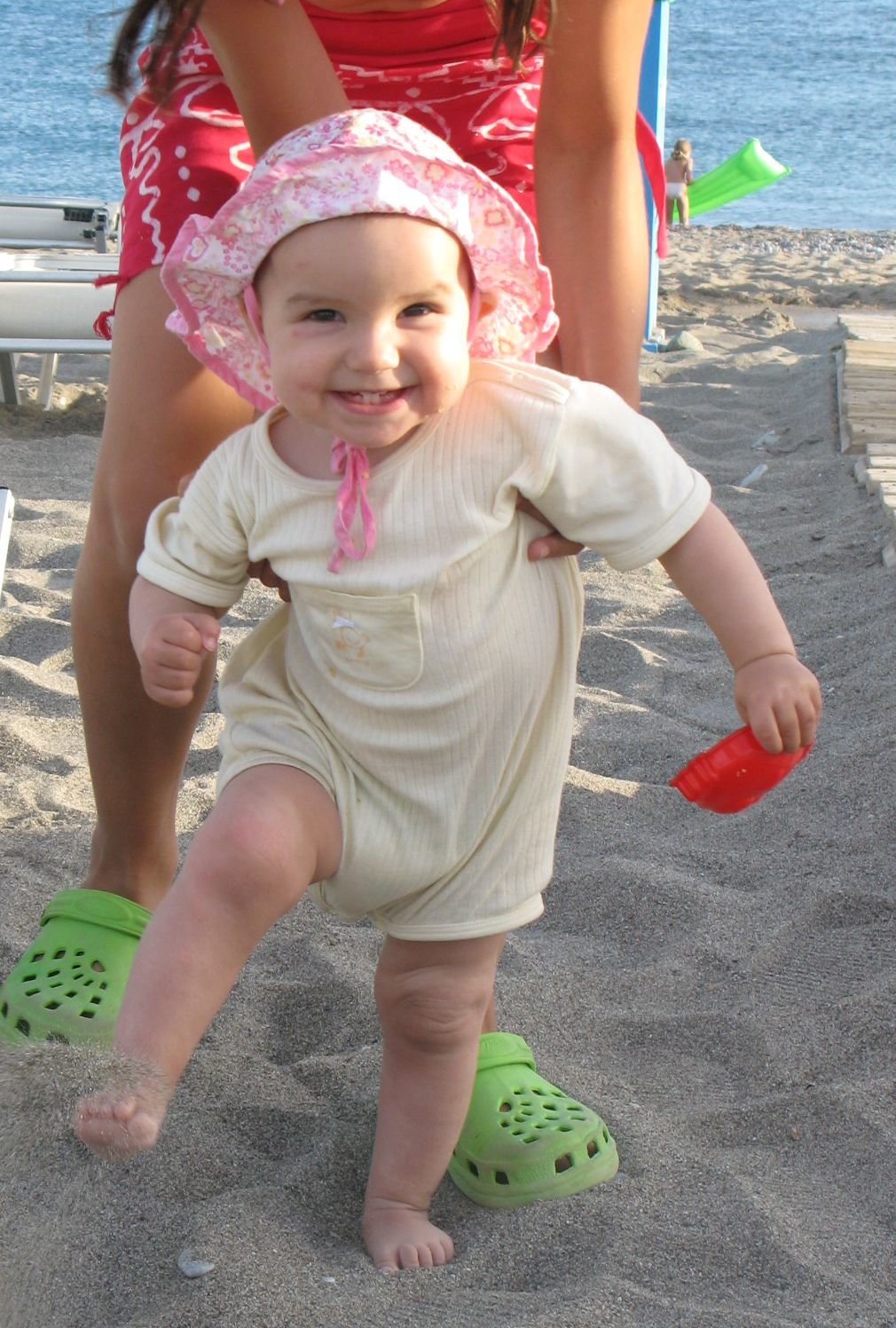 Erste Schritte am Strand © cosima