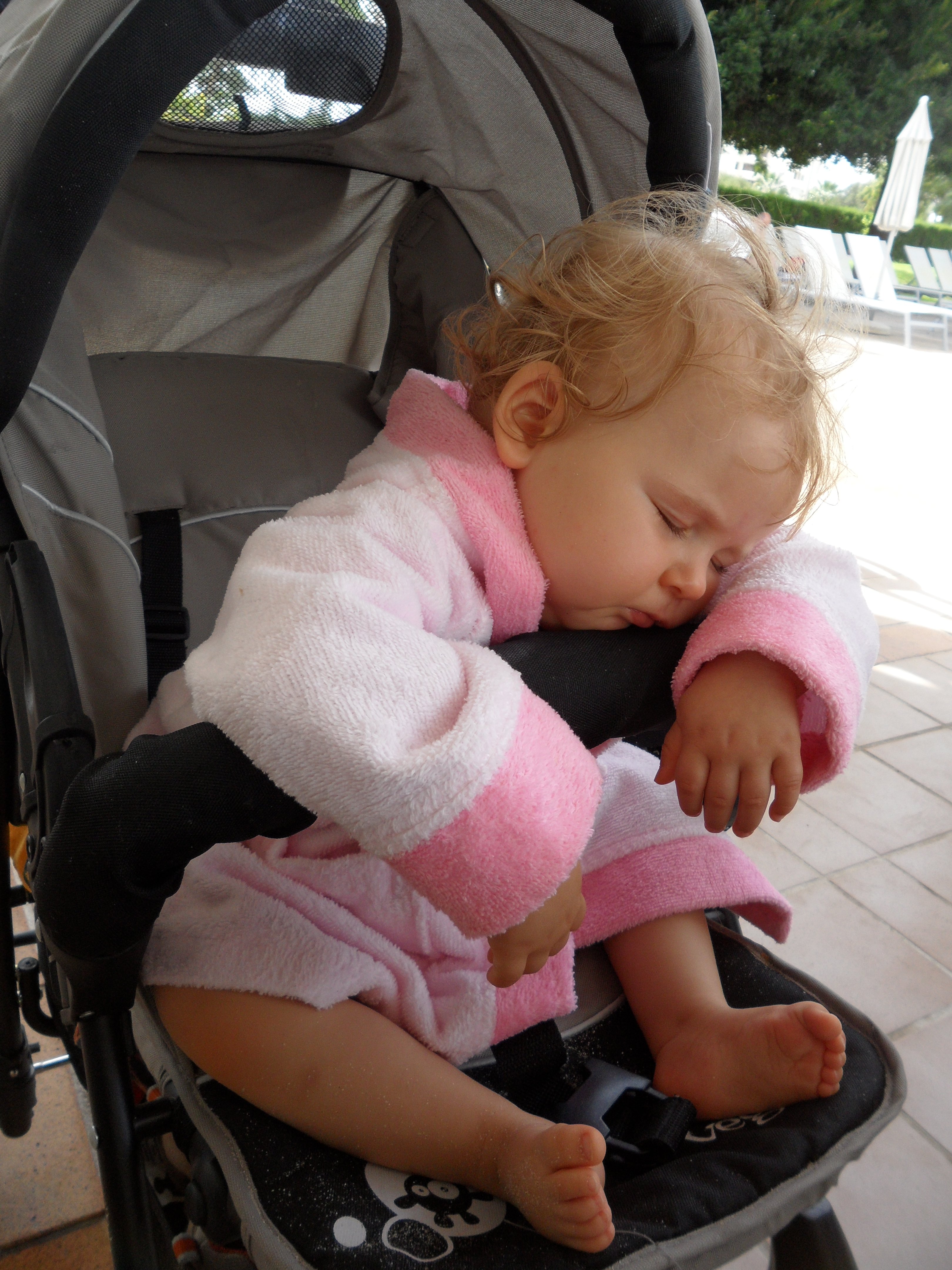 Mittagsschlaf an der Poolbar © butterfly