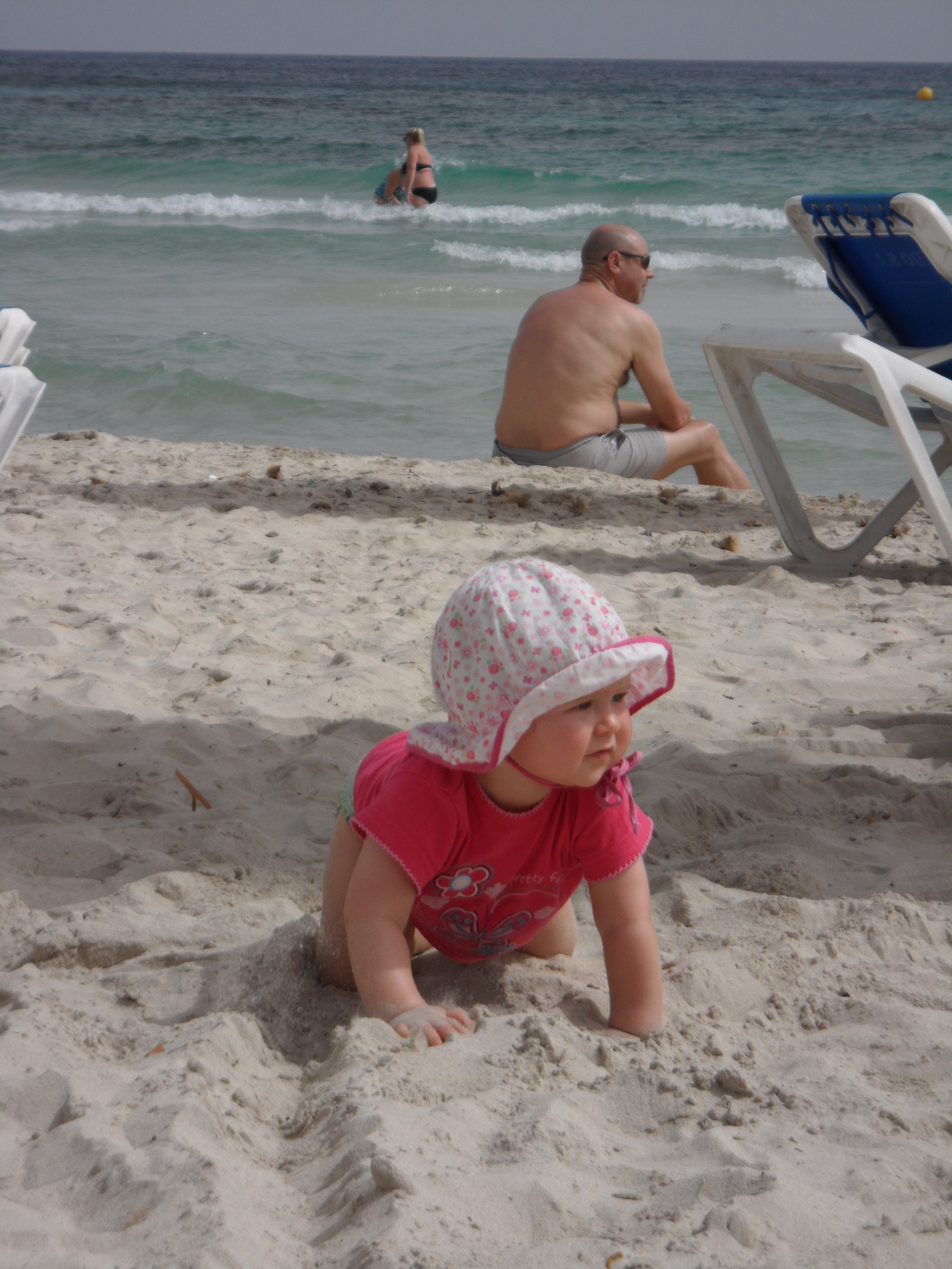 Auf Entdeckungstour am Strand © butterfly