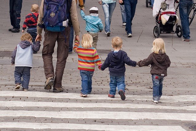 Kleine Kinder gehen im Getümmel schnell verloren © Flickr/Mats Lindh Kleine Kinder gehen im Getümmel schnell verloren © Flickr/Mats Lindh